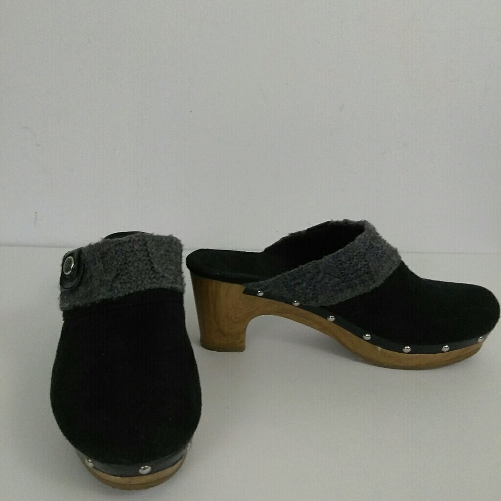 Style&Co Clog Suede with gray Stiching size 8M